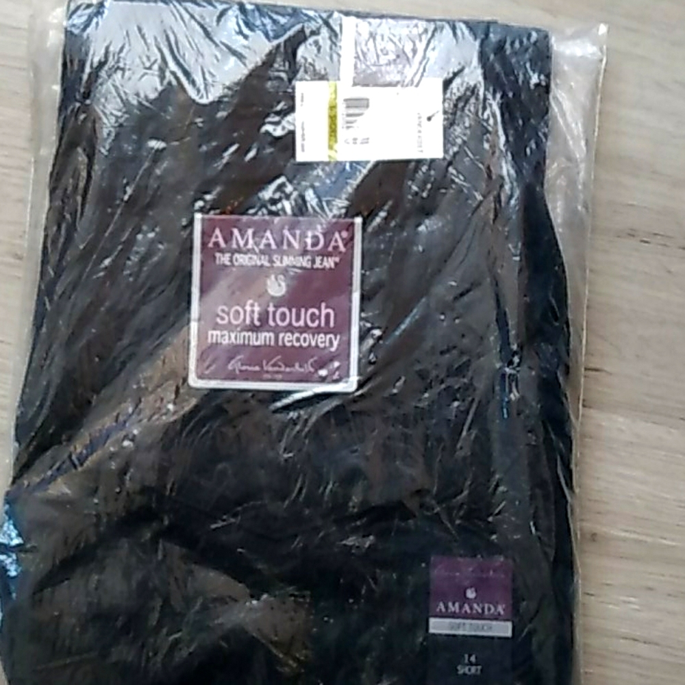 Womans black gloria vanderbilt jeans